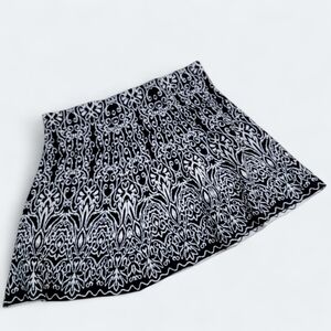 Xhilaration Black and white Sweater Knit Skirt Mini Full Skater Size XL
